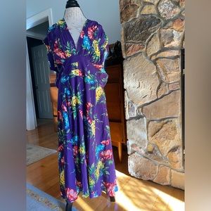 Trashy Diva Purple Floral V Neck 1940s style Dress